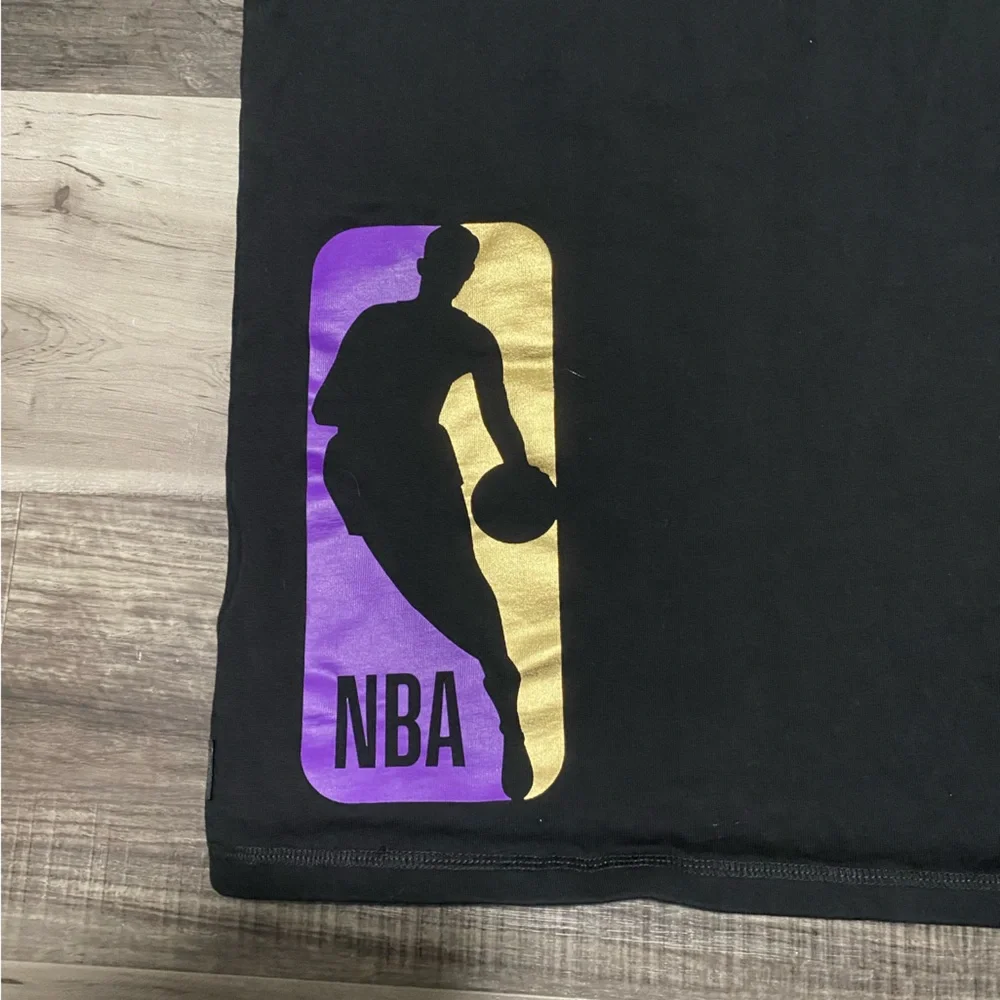 Express LA Lakers  Black and Gold Mens  Tee size Large 100% cotton - Picture 9 of 11